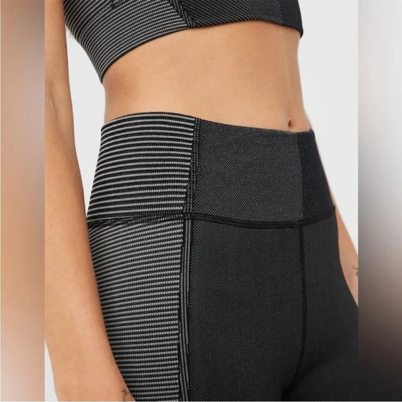 OFFLINE By Aerie Seamless High Waisted Leggings Size Medium - Picture 7 of 13